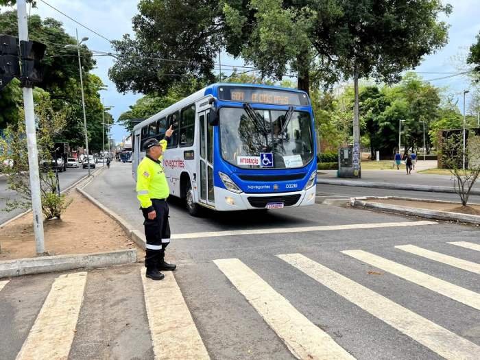 Serviços à população durante festa de Réveillon