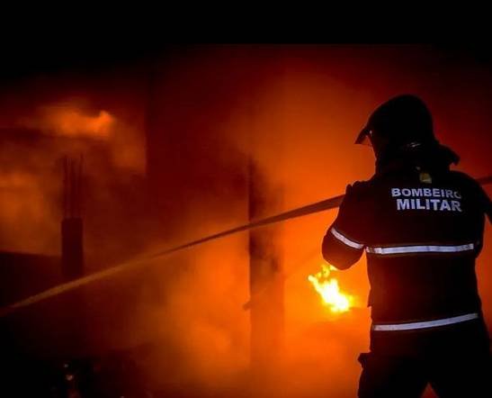 Incêndio causado por fogos de artifício