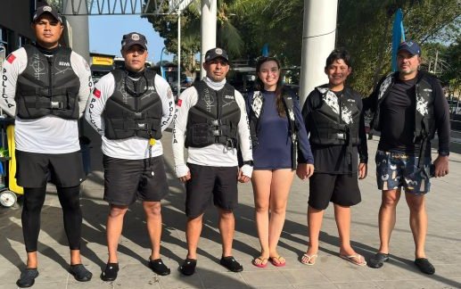 Resgate de família após moto aquática naufragar