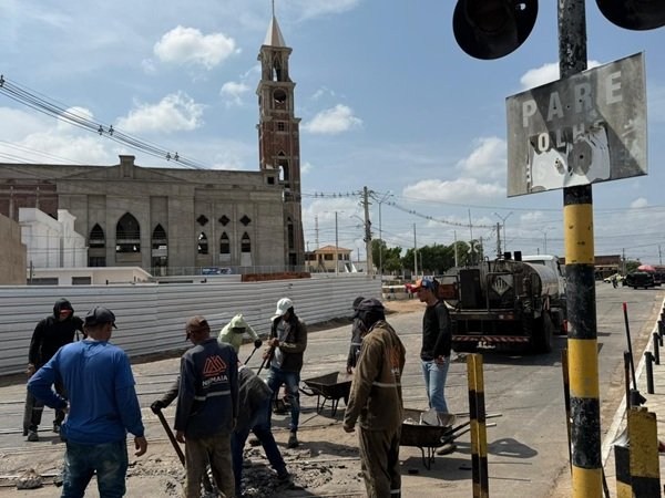 Helder Carvalho determina requalificação asfáltica em trecho da Avenida Nelson Meira, no bairro da Estação