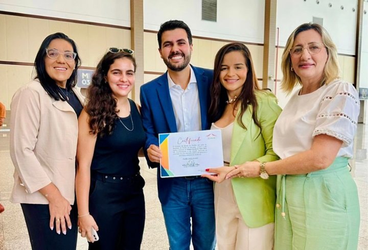 Os prêmios Mestres da Educação e Escola de Valor 