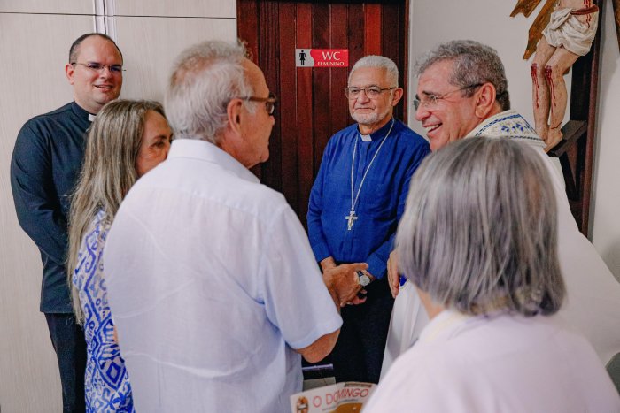 Posse canônica dos novos pároco e vigário da Paróquia São Miguel Arcanjo