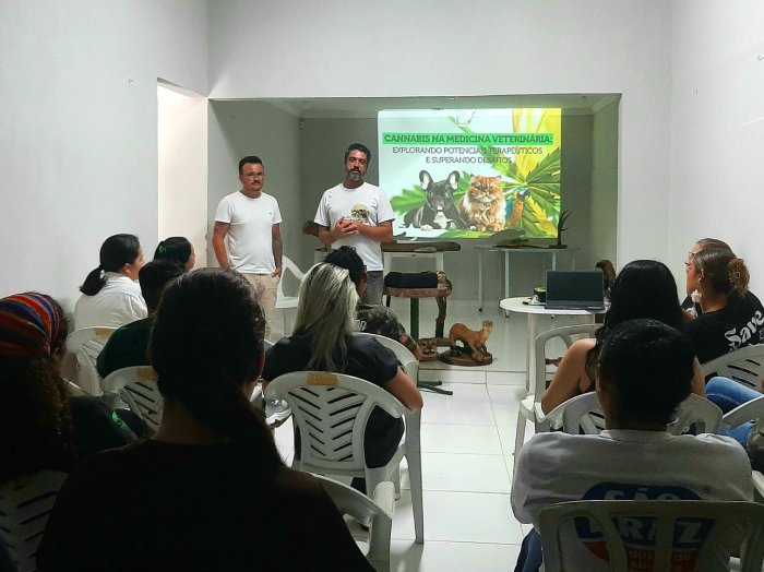 Palestra sobre uso de cannabis na Medicina Veterinária