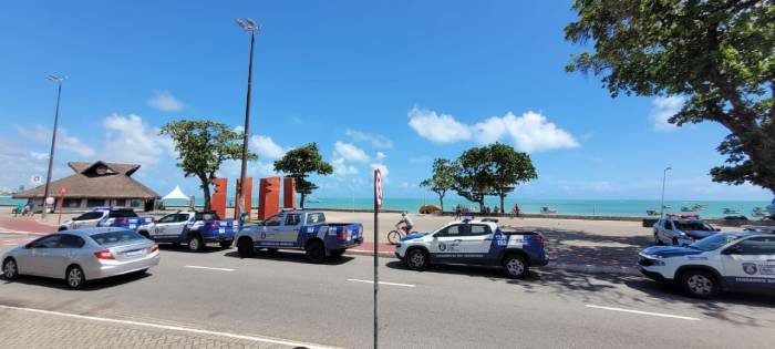 Ação de fiscalização nas praias para combater poluição sonora