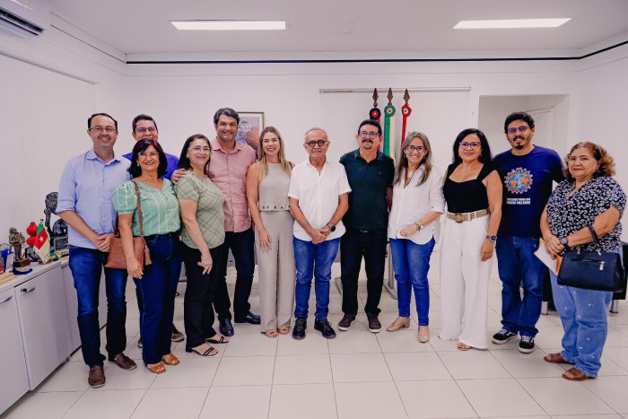 Cícero anuncia reajuste de 7,5% para professores, consolidando salário do magistério de João Pessoa como maior entre capitais nordestinas