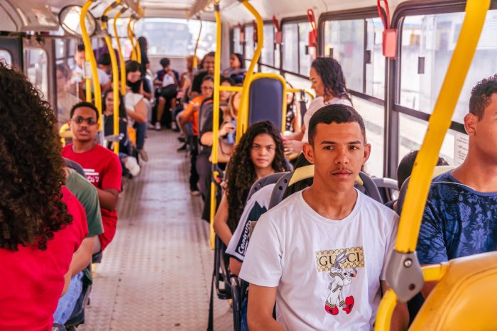 Cadastramento e recadastramento para transporte universitário em Conde