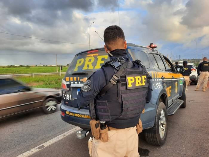 Ocorrências distintas de desobediência e direção perigosa na BR-230, em João Pessoa