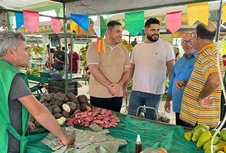 Júnior do Peixe e Roberto Filho na feira da CECAF