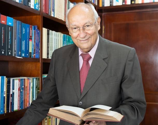 Ives Gandra da Silva Martins é professor emérito das universidades Mackenzie, Unip, Unifieo, UniFMU, do Ciee/O Estado de São Paulo