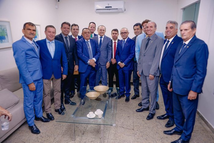 Cícero Lucena, prefeito de João Pessoa e aliados