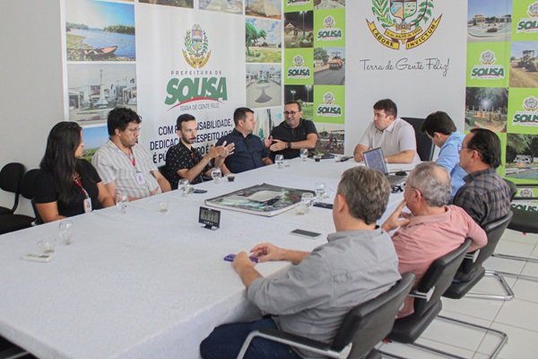 Helder Carvalho discute sobre atualização do mapeamento da área urbana na região do centro da cidade de Sousa