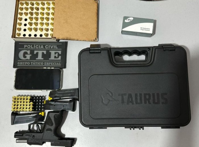 Apreensão de duas pistolas de uso restrito em Monteiro