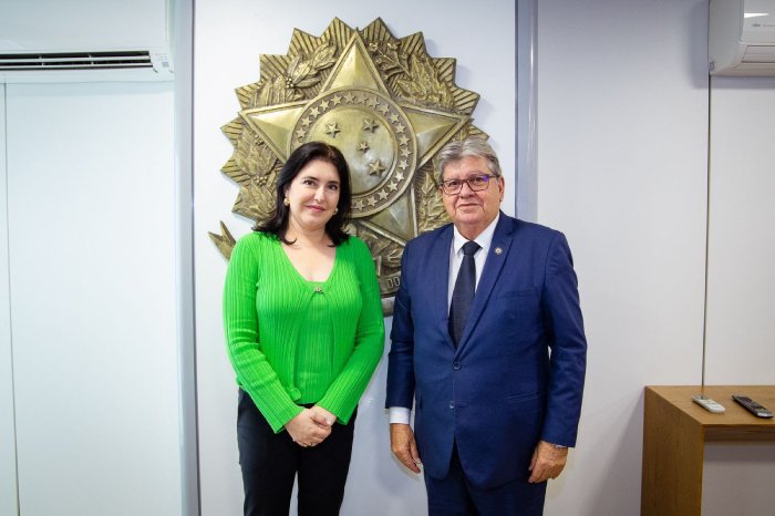 João Azevêdo em reunião com a ministra Simone Tebet