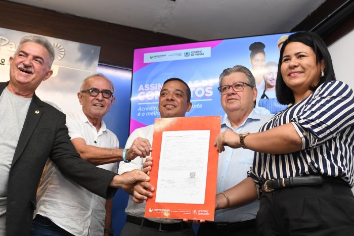 Assinatura de contratos do Empreender