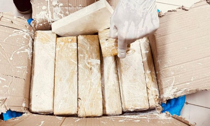 Apreensão de 38 kg de maconha em aeroporto