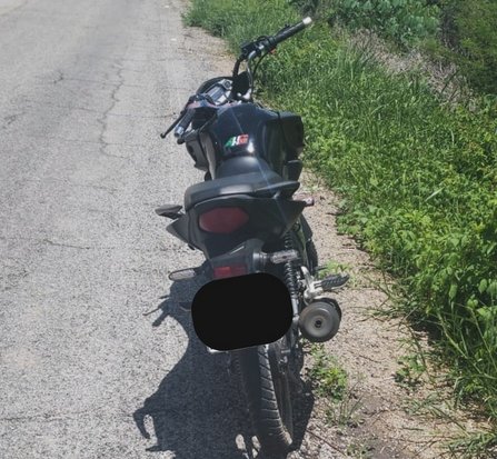 Motocicleta com indícios de adulteração veicular, no Sertão