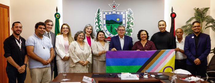 Reunião sobre investimentos em políticas públicas para a população LGBT