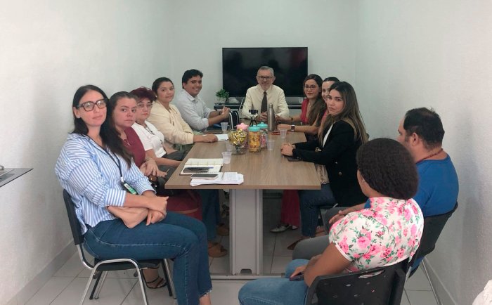Juiz Bernardo Lacerda e integrantes da rede de proteção a crianças