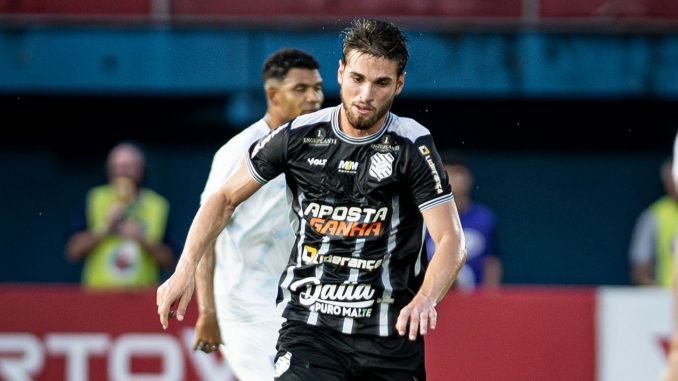 Volante ex-Figueirense e São Paulo