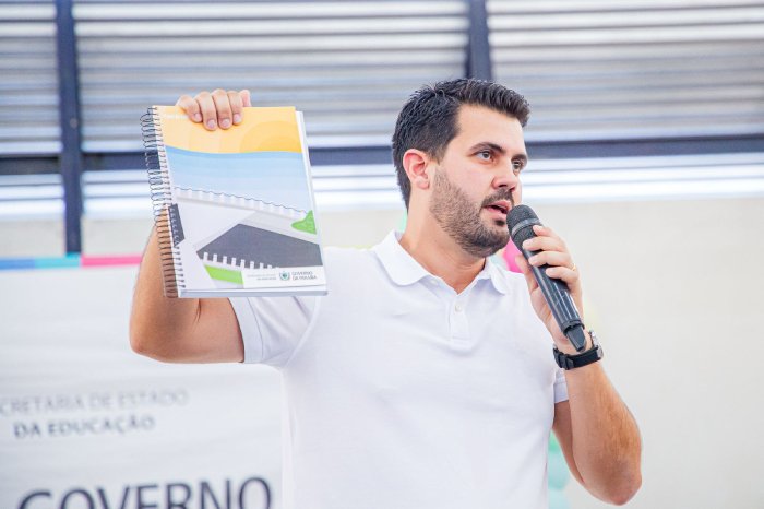 Caravana do Kit Escolar com estudantes de todas as Gerências