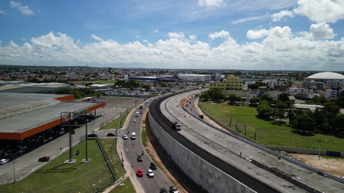 Construção do Viaduto de Água Fria, em João Pessoa