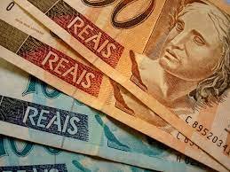 Dinheiro (cédulas de 100 e 50 reais)