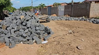 Obras de pavimentação no Assentamento Acauã, em Aparecida