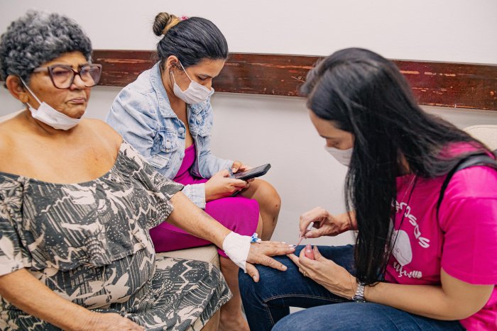 Manhã de beleza para pacientes da oncologia