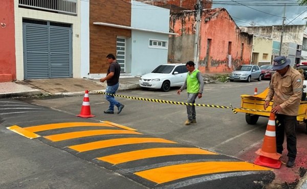 trabalho de pintura das lombadas