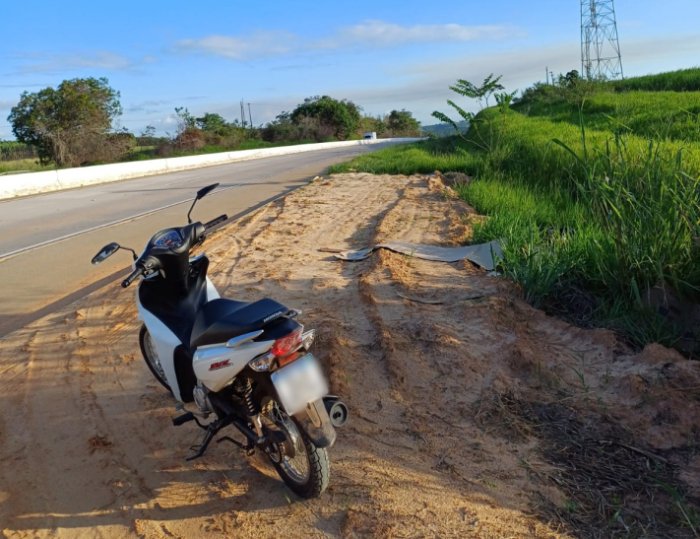 Motocicleta apreendida em ação da PRF