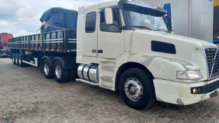 Apreensão de carreta com placa adulterada