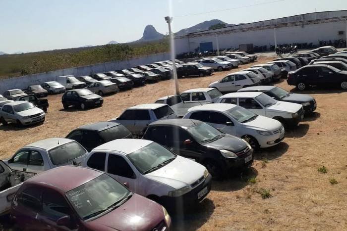 Leilões eletrônicos com 87 veículos