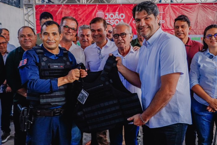 Entrega de 641 novos coletes balísticos para agentes da Guarda Civil