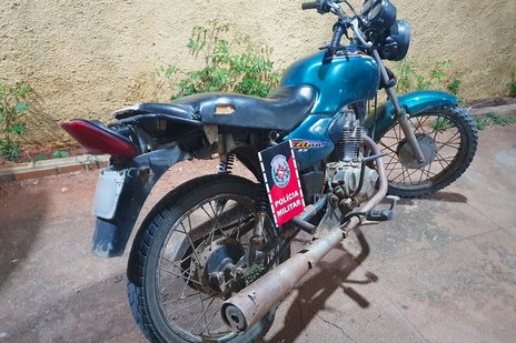 Moto com sinais identificadores adulterados apreendida pela PM