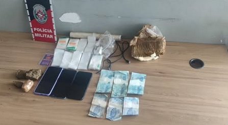 Material ilícito apreendido em ação da Polícia Militar