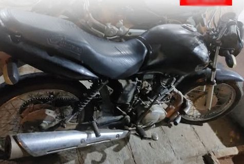Motocicleta sem placa apreendida em ação da Polícia Militar