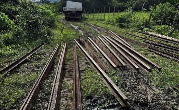 Prisão por furto de trilhos de trem