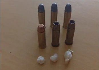 Droga e munições apreendidas em ação da Polícia Militar