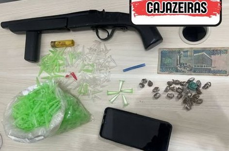 Arma e drogas apreendidas em ação da Polícia Militar