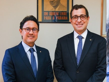 Gervásio Maia e o procurador-geral de Justiça  (MPPB), Leonardo Quintans