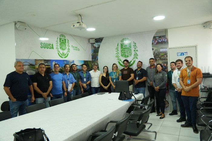 Reunião com provedores de internet em Sousa