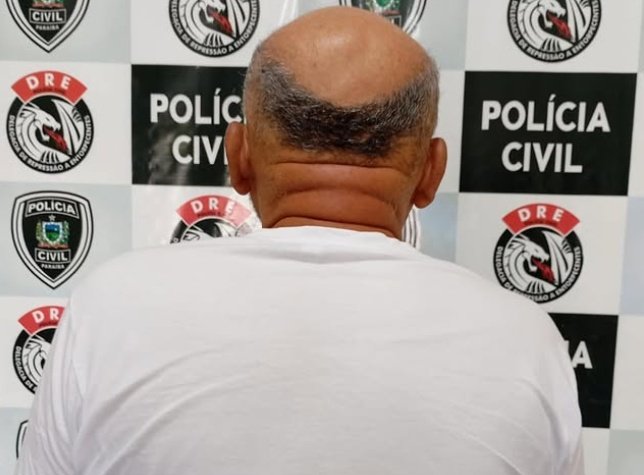 Homem preso em ação da Delegacia de Repressão a Entorpecentes (DRE) de Campina Grande