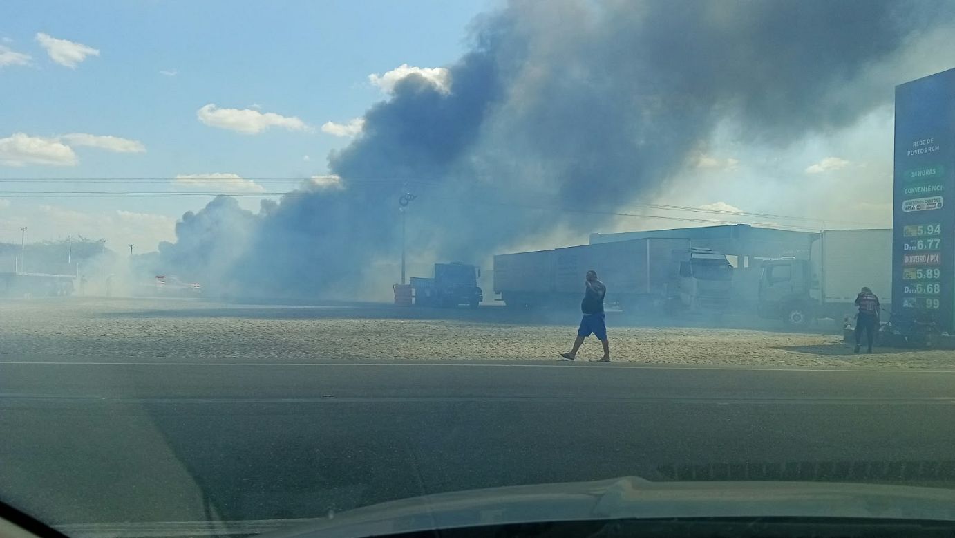 Incêndio de grandes proporções em Aparecida