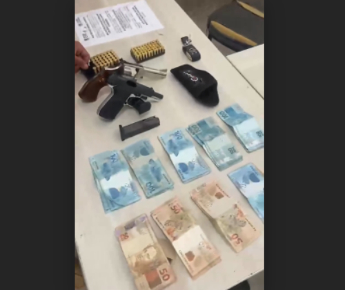 Arma, muniçõe s e dinheiro apreendidos