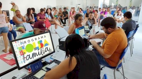 Cadastramento dos aparecidentes no programa Minha Casa Minha Vida 