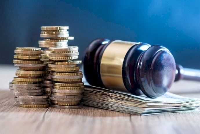 Bancos são condenados a indenizar idosa de 86 anos