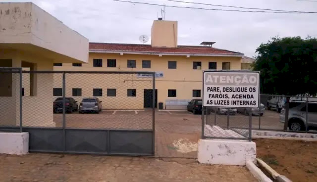 Frente da Penitenciária Padrão de Cajazeiras
