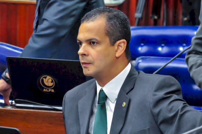 70% das mulheres com câncer precisam retirar mama; deputados aprovam projeto que assegura tratamento psicológico