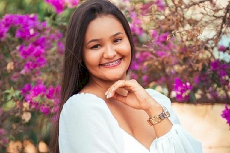 Imagem da jovem que foi encontrada morta na zona rural de Princesa Isabel 
