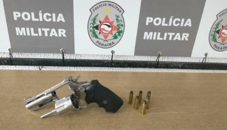 Jovem é detido com arma de fogo durante rondas realizadas pela polícia militar 